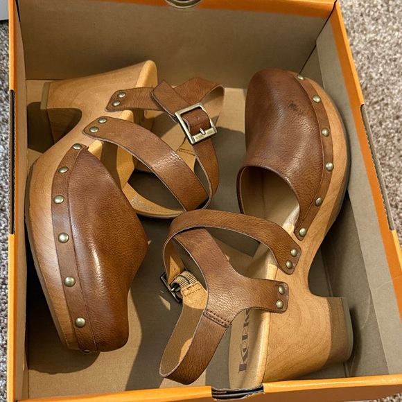 Kork’s Abloom Women's Brown Leather Clogs - Picture 9 of 9